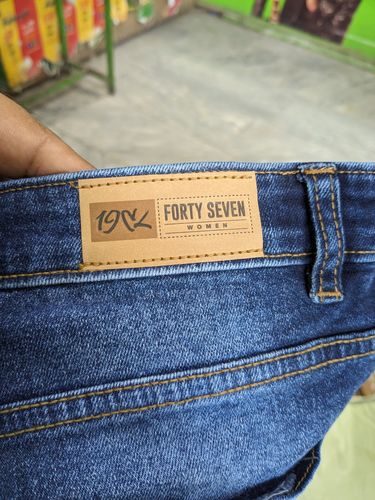 Customer photo review of Slim-Fit Mid Waist Stretchable Jeans (Blue)