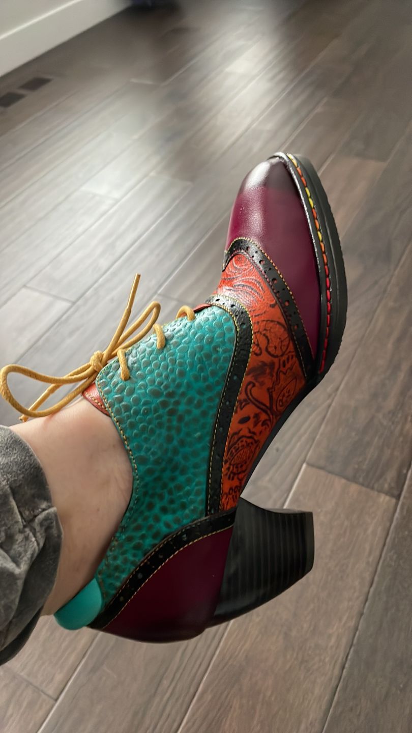 Customer photo review of Hand stitched leather pumps
