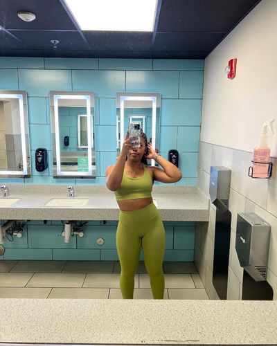 Customer photo review of Suddenly Green Leggings