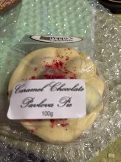 Customer photo review of Caramel Chocolate Pavlova Pie