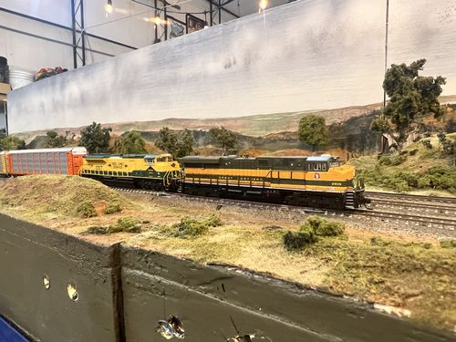 Customer photo review of BLI 7306 GE ES44AC, GN #2905, Empire Builder, Paragon4 Sound/DC/DCC (Fantasy Paint Scheme), N