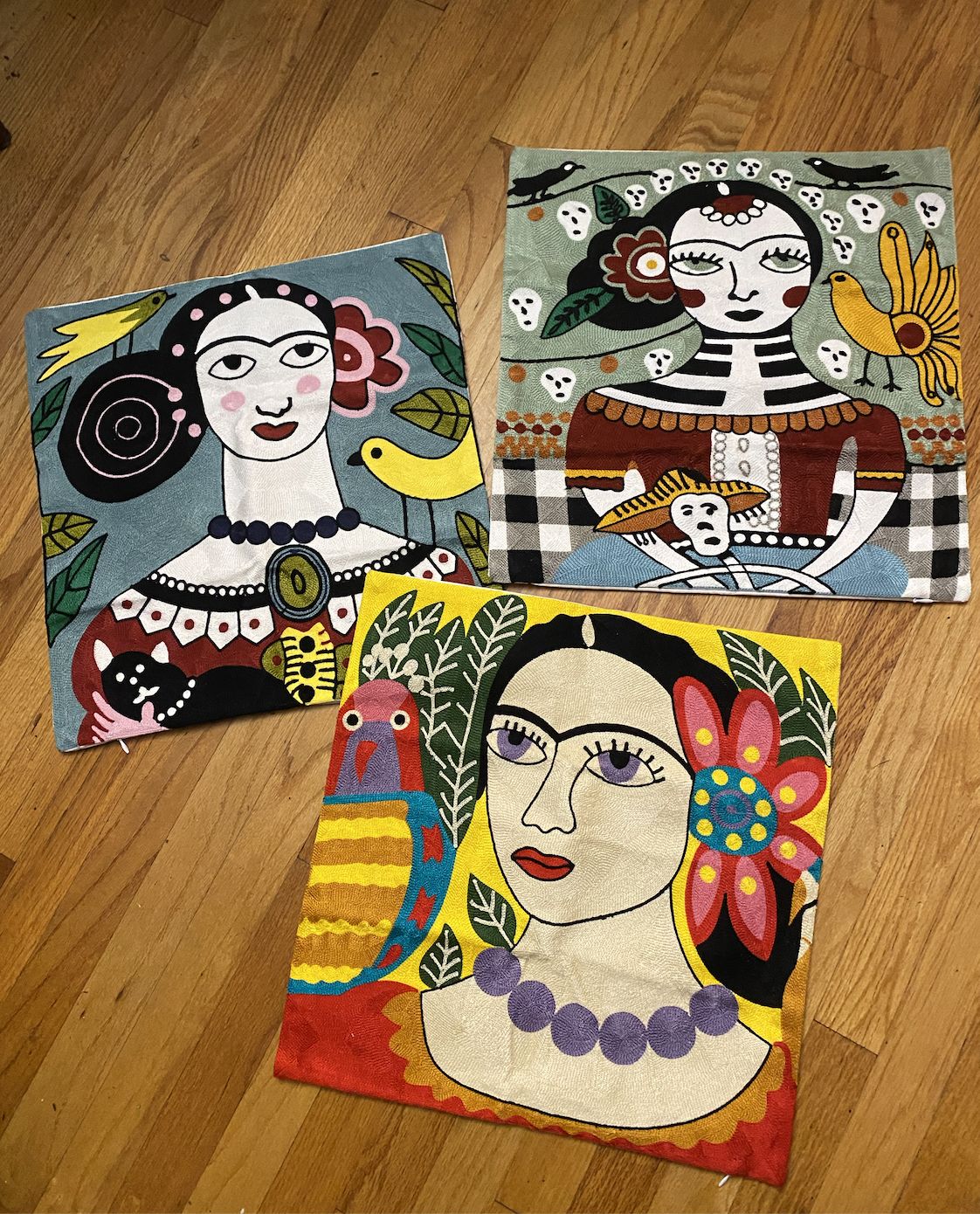 Customer photo review of Frida Kahlo Embroidery pillow Cases
