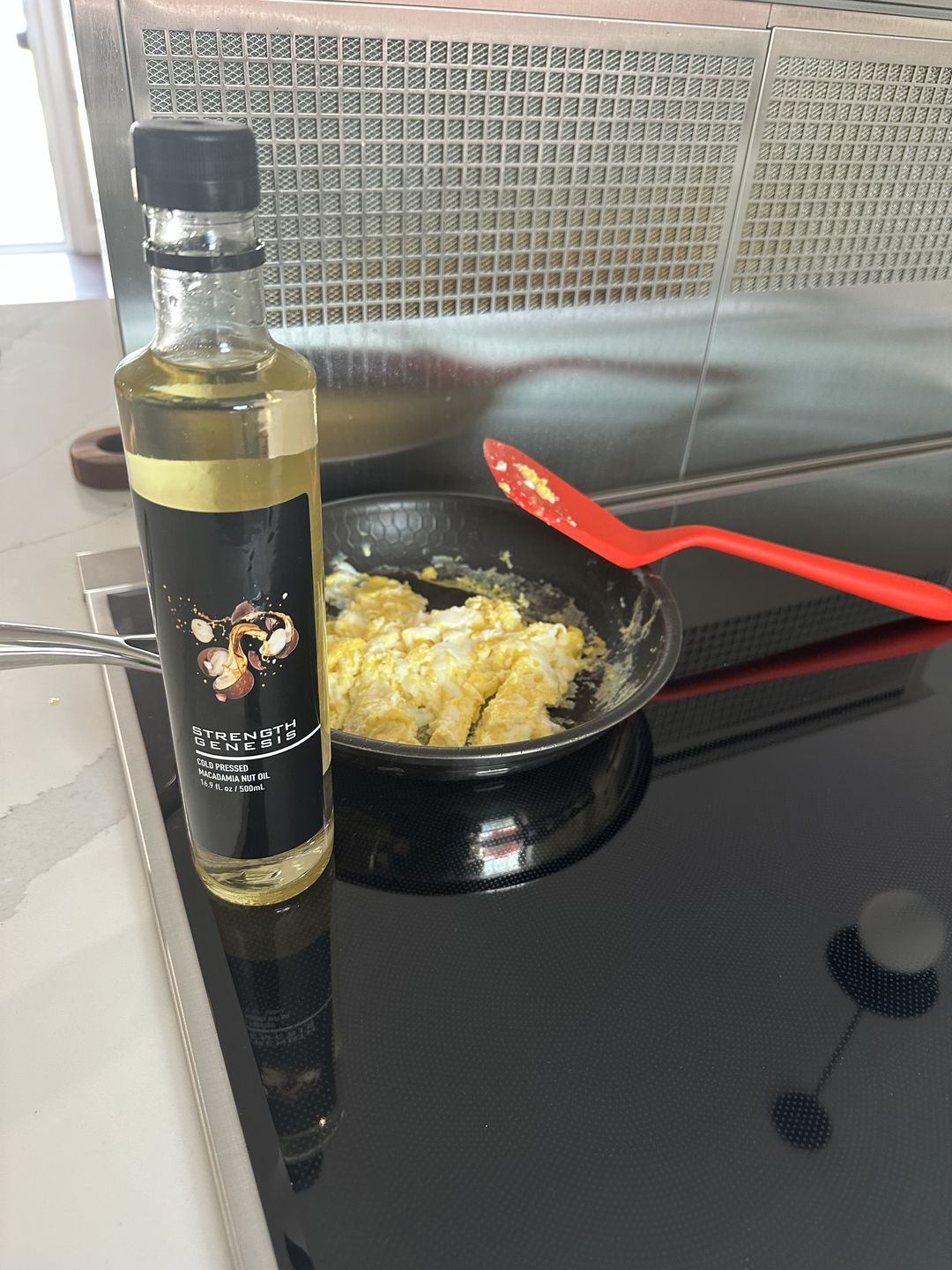 Customer photo review of Australian Extra Virgin Macadamia Nut Oil Cold Pressed (500ml Bottle)