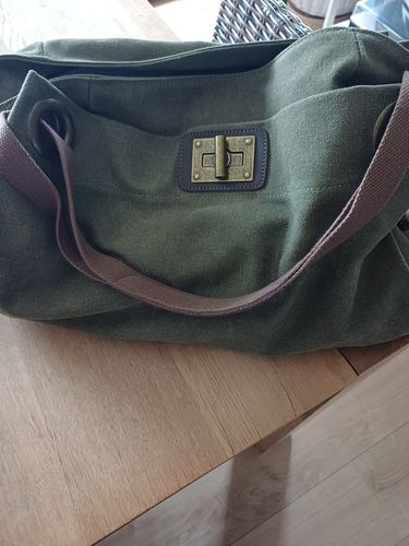 Customer photo showing the PONT-DES-ARTS backpack at home