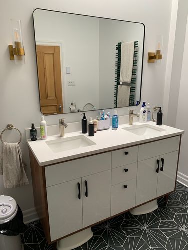 Customer photo review of Sidney 60" Gloss White Bathroom Vanity, Double Sink