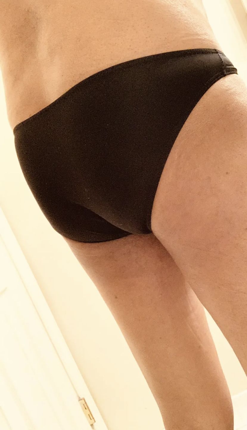 Customer photo review of Men's Seamless Low Rise U-Convex Briefs