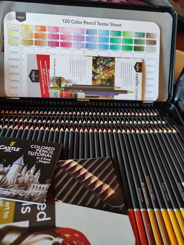 Customer photo review of 120 Pièces Crayons De Couleur Dans Un Étui À Étain D'affichage