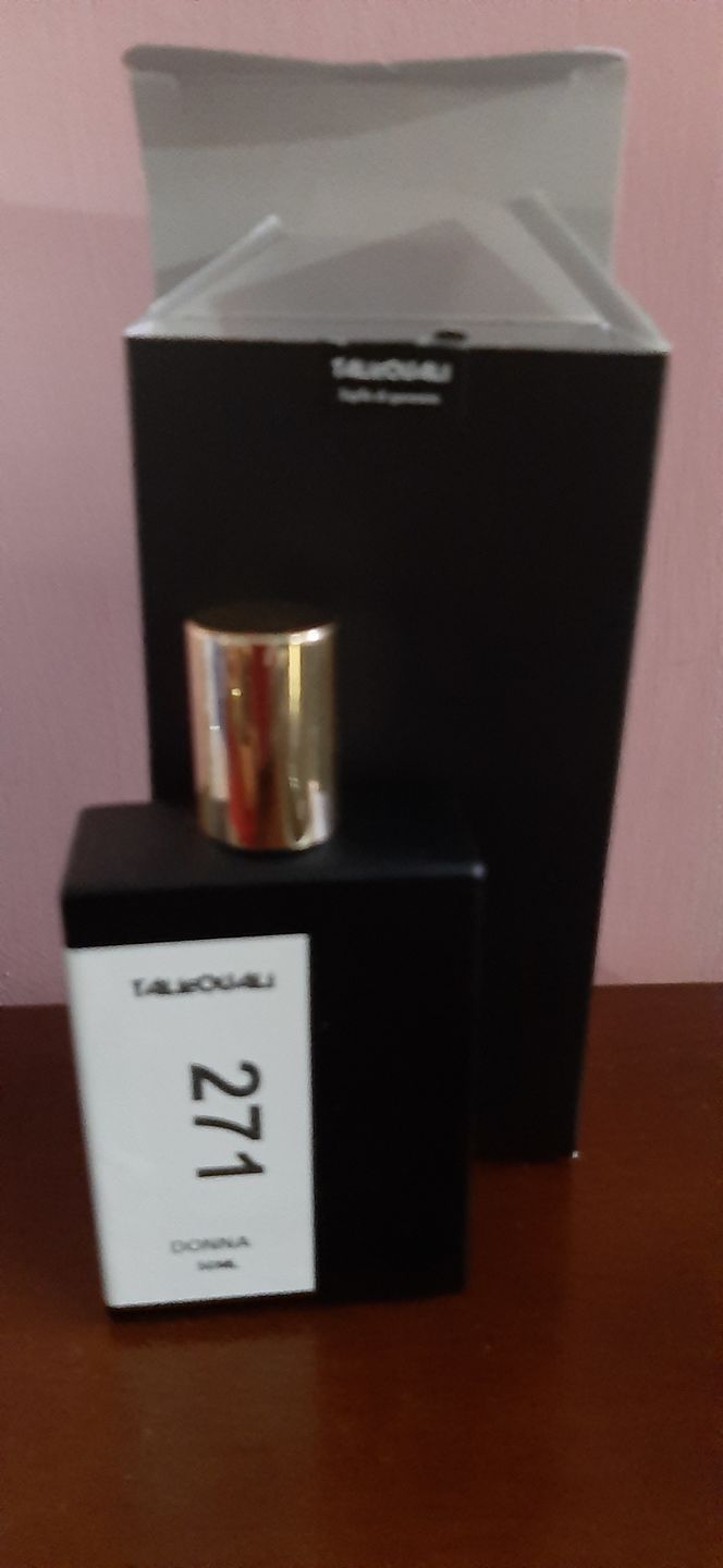 Customer photo review of TALIEQUALI-271 Equivalente a Delina di Parfums de Marly - Donna