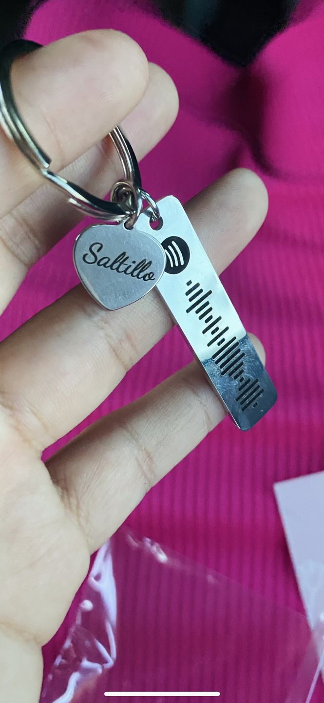Customer photo review of Llavero Personalizado Love
