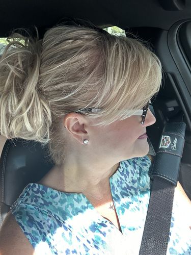 Customer photo review of JuvaBun Messy Bun