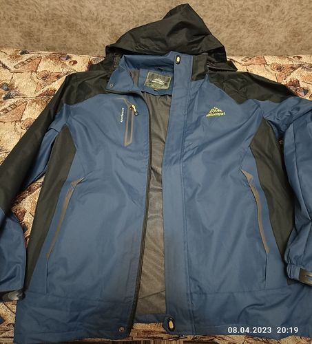 Customer photo review of Trailblaze Windbreaker - Waterproof hiking jacket