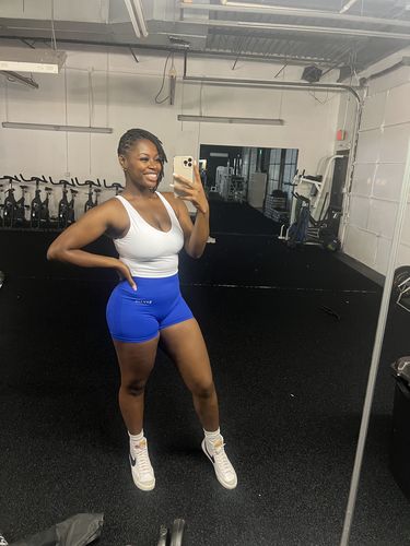 Customer photo review of Resilience Shorts Blue
