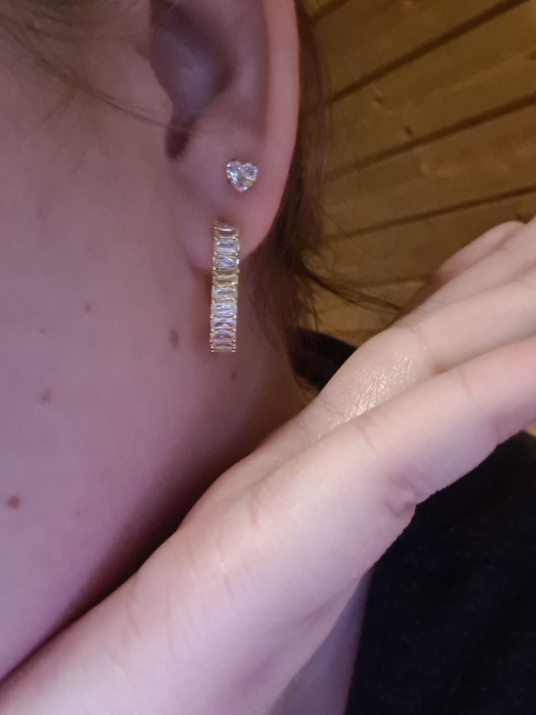 Customer photo review of Bright Heart Ohrstecker | 18K vergoldet