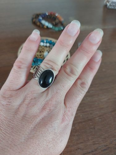 Customer photo review of BAGUE REGLABLE OBSIDIENNE NOIRE ACIER INOX