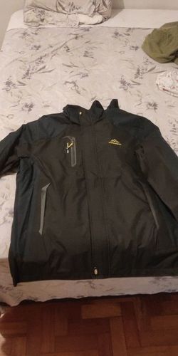 Customer photo review of Trailblaze Windbreaker - Waterproof hiking jacket