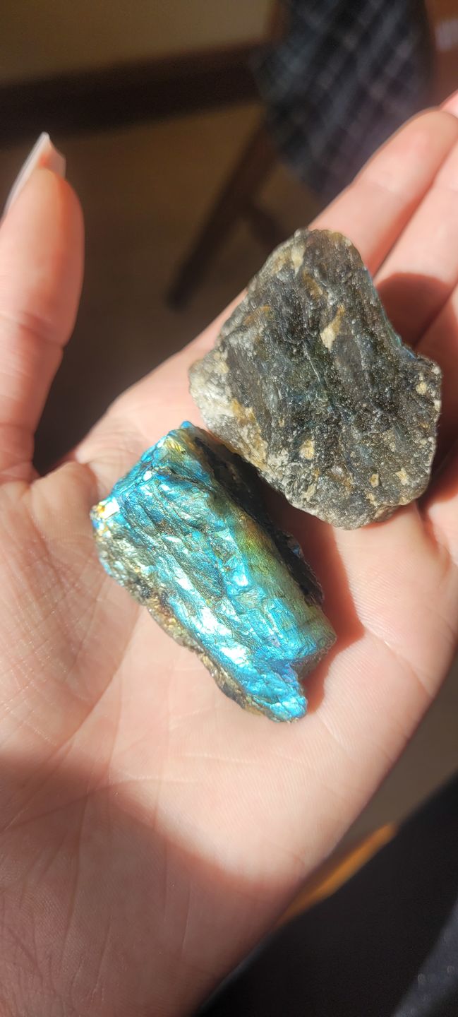 Customer photo review of Natural Raw Labradorite Stones