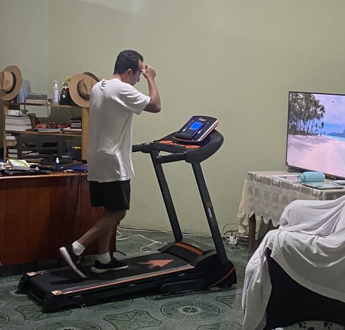 Customer photo review of Caminadora Electrica 2.75 HP Bluetooth Inclinacion App