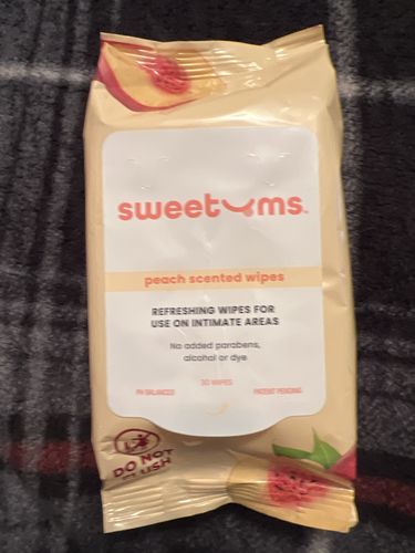 Customer photo review of Peach Scented Unflavored Daily Wipes
