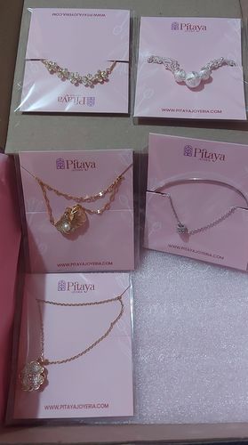 Customer photo review of Collar Concha con Perla