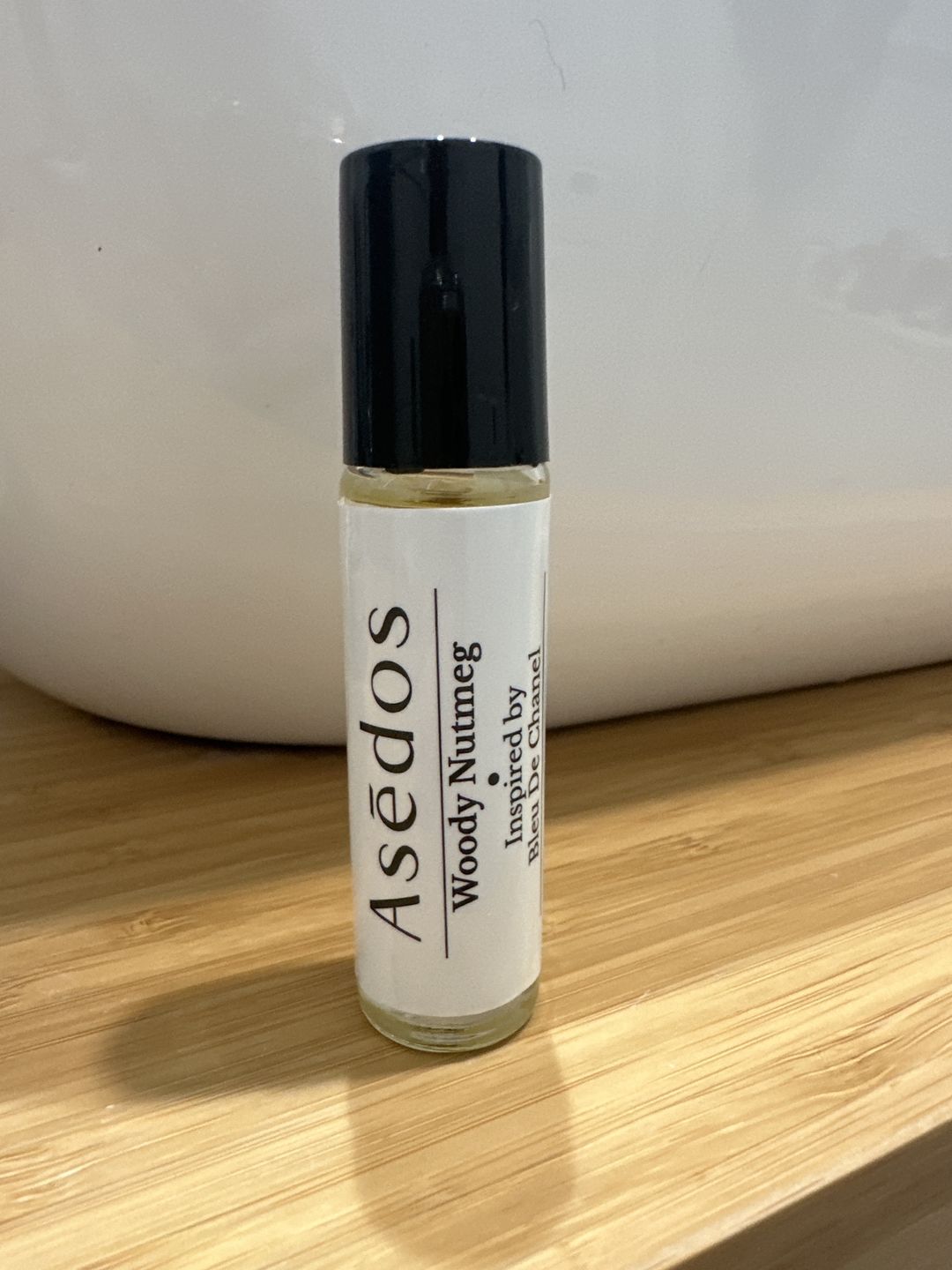 Customer photo review of WOODY NUTMEG PERFUME OIL