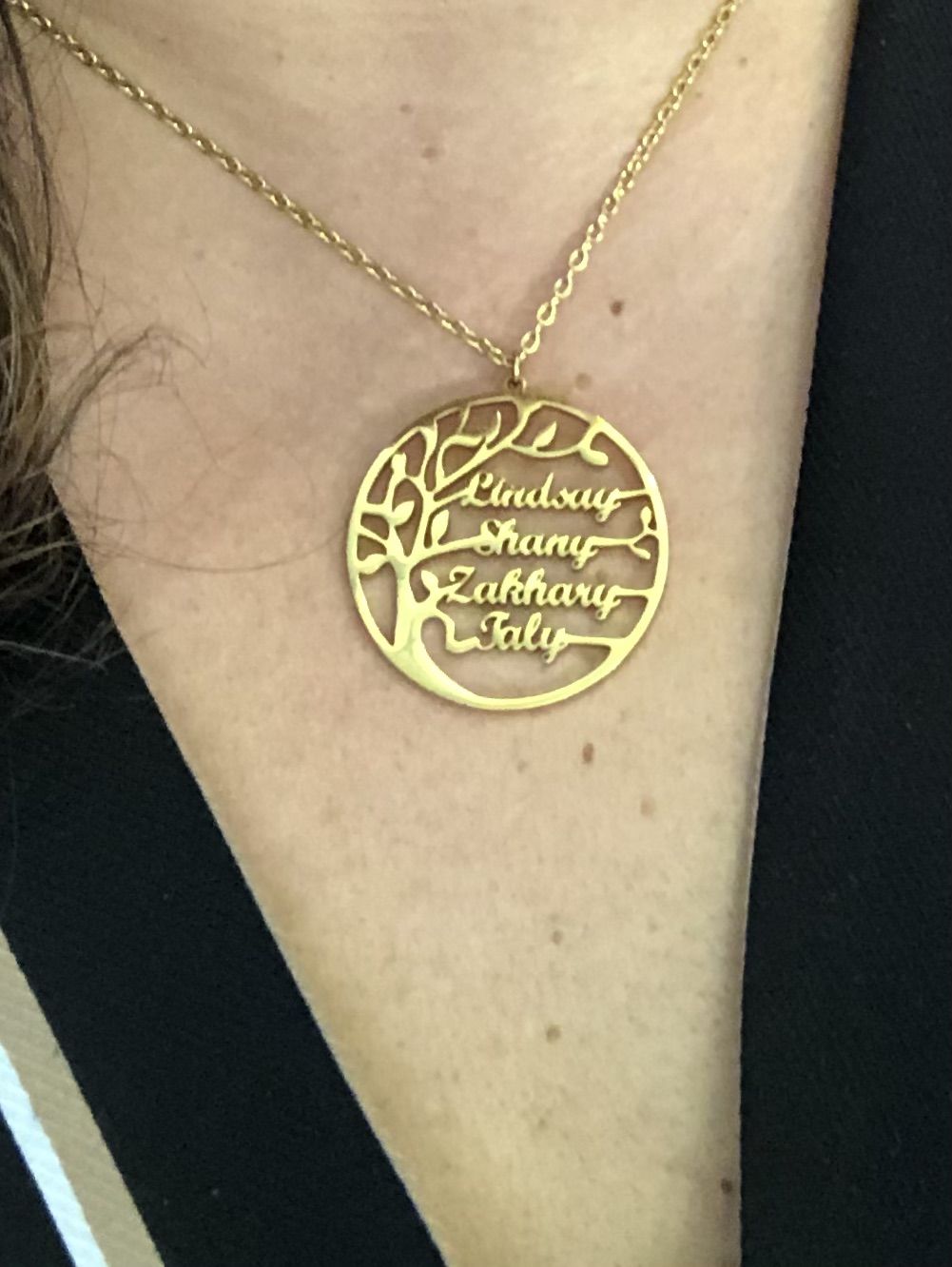 Customer photo review of Collier Prénom Arbre Généalogique - Arbre de vie