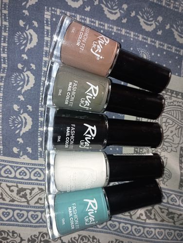 Customer photo review of Rivaj Fashion Fit Nail Color
