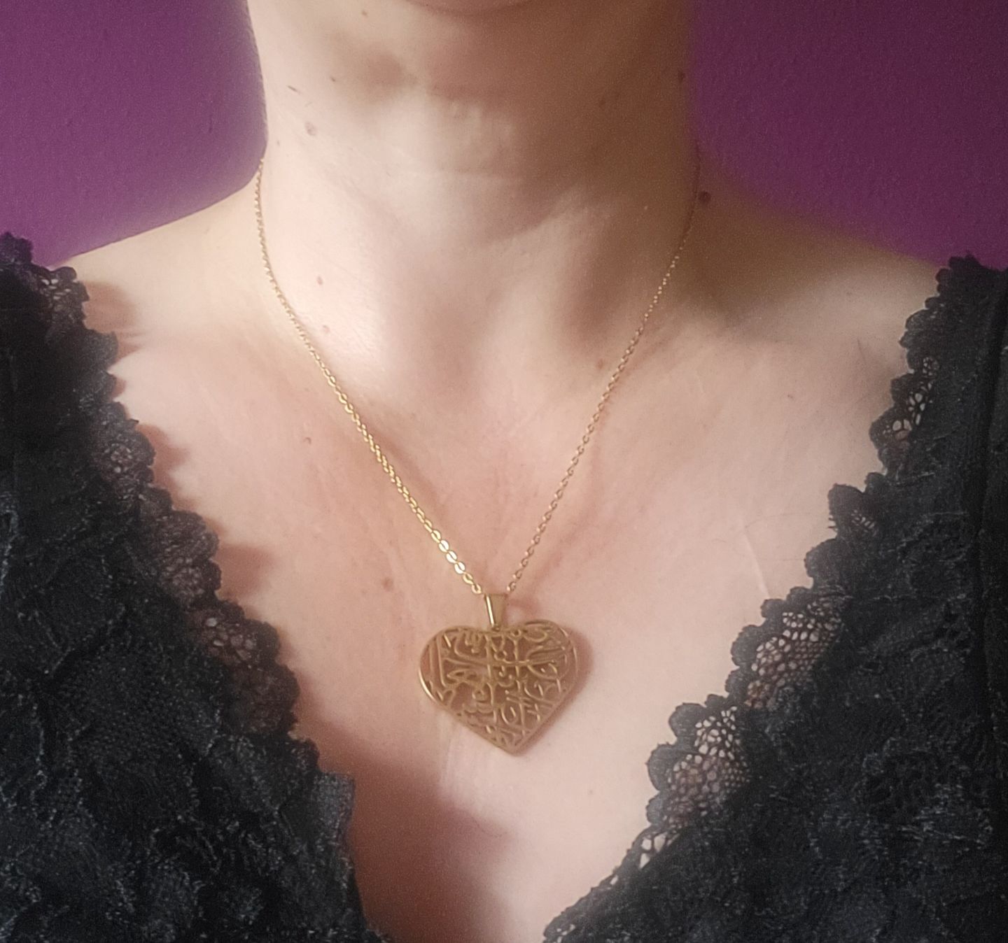 Customer photo review of "Gewiss, mit Erschwernis kommt Erleichterung" Heart Halskette