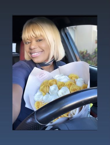 Customer photo review of White and Yellow Rose Bouquet