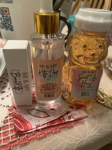 Customer photo review of Sweet Like Honey Yoni Wash