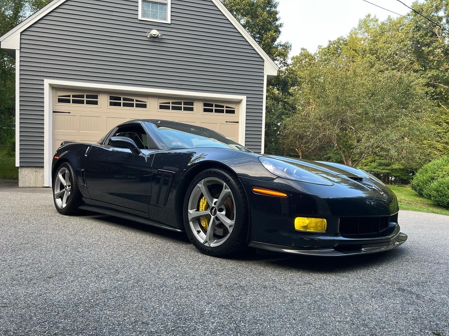 Customer photo review of Corvette C6 Grand Sport / Z06 Front Splitter Lip & Side Skirts Rocker Panels