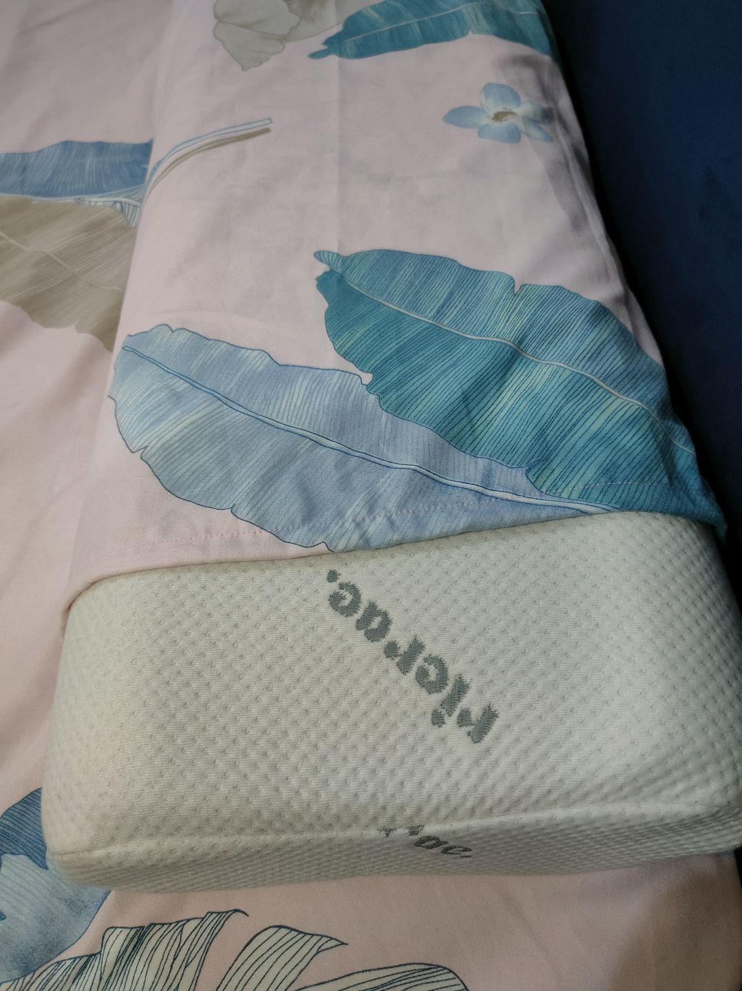 Customer photo review of Contour Memory Foam Long Pillow suitable for Neck & Shoulder Pain