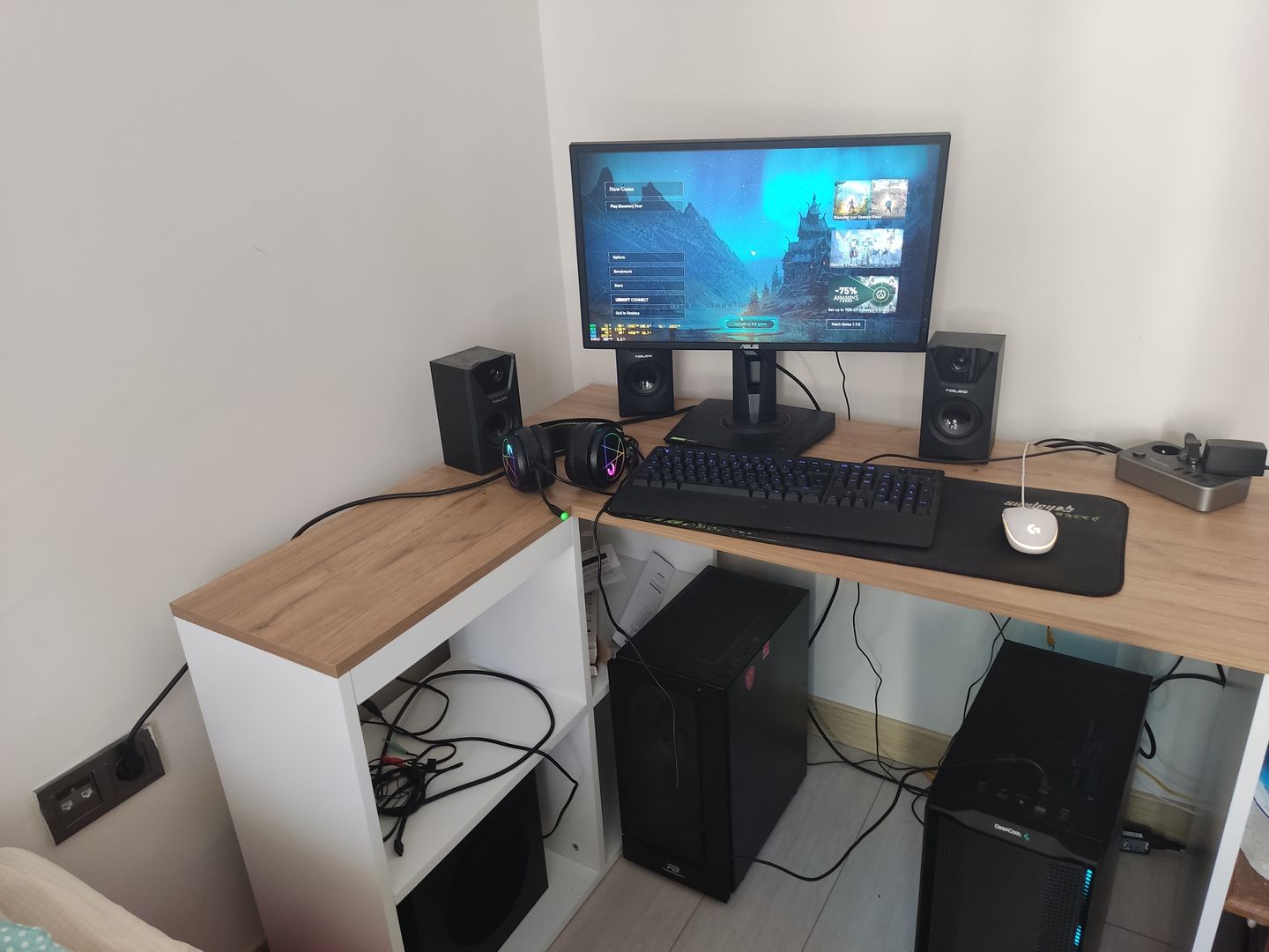 Customer photo review of Rani HA113 Çalışma Ofis Bilgisayar Masası 4 Raflı Köşeli Masa Beyaz - Sepet Ceviz 120 cm