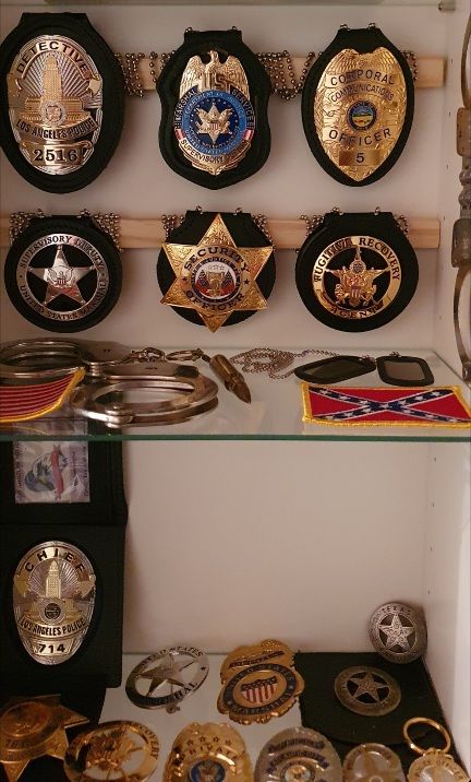 Customer photo review of Genuine Leather Oval Holder/ Holster/ Wallet For LAPD Los Angeles Police Badges