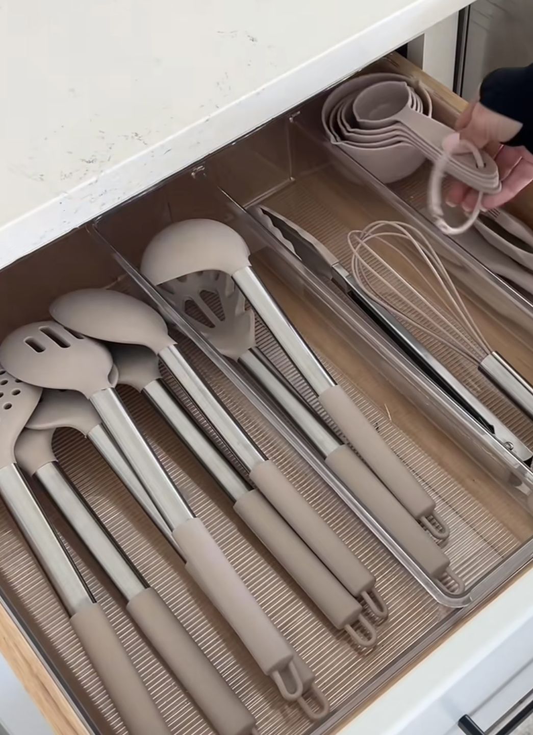 Customer photo review of Lyon Silicone Kitchen Utensils Set