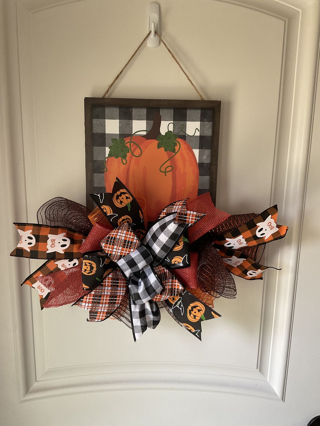 Customer photo review of 10"SQ PUMPKIN ON CHECK SIGN W/WOOD FRAME BLK/WHT/BRN/MOSS/ORNG AP7018