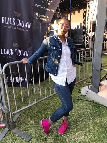 Customer photo review of Fuschia Pink Ladies Vellies