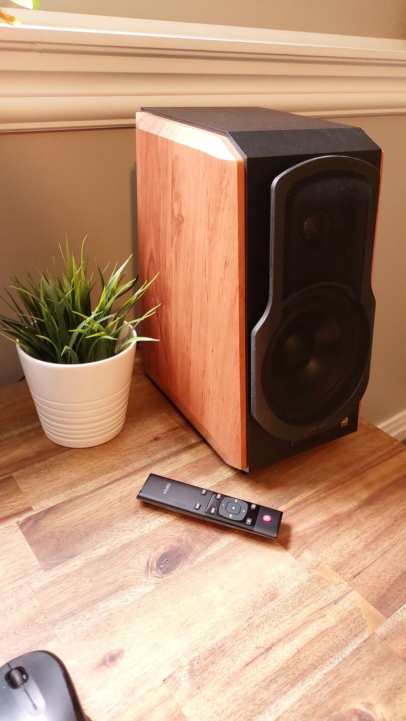 Customer photo review of Edifier S1000MKII Audiophile Active Bookshelf 2.0 Speakers