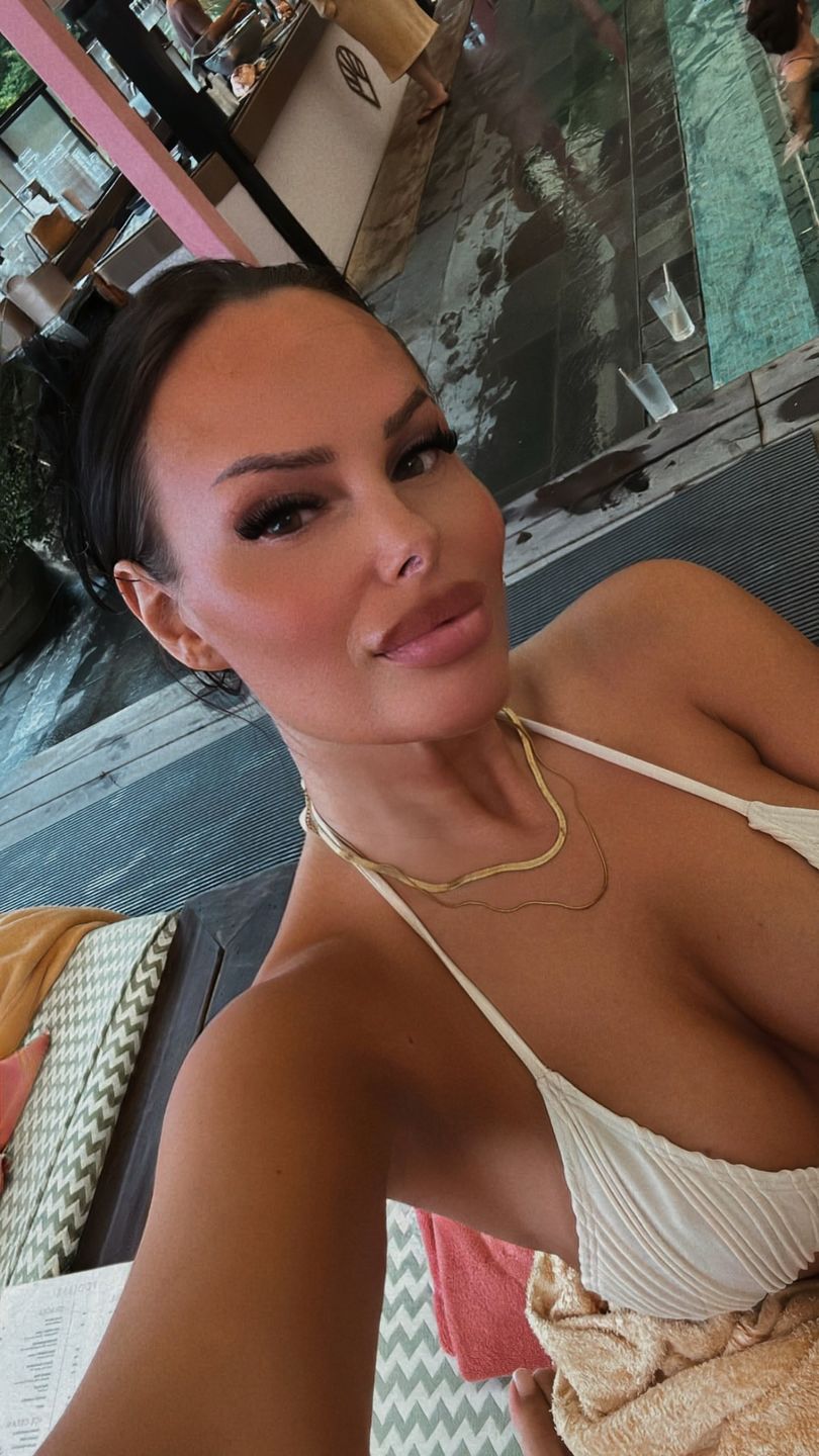 Customer photo review of Ivy - Double Snake Chain Necklace Stainless Steel