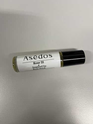 Customer photo review of ROSE 21 PERFUME OIL