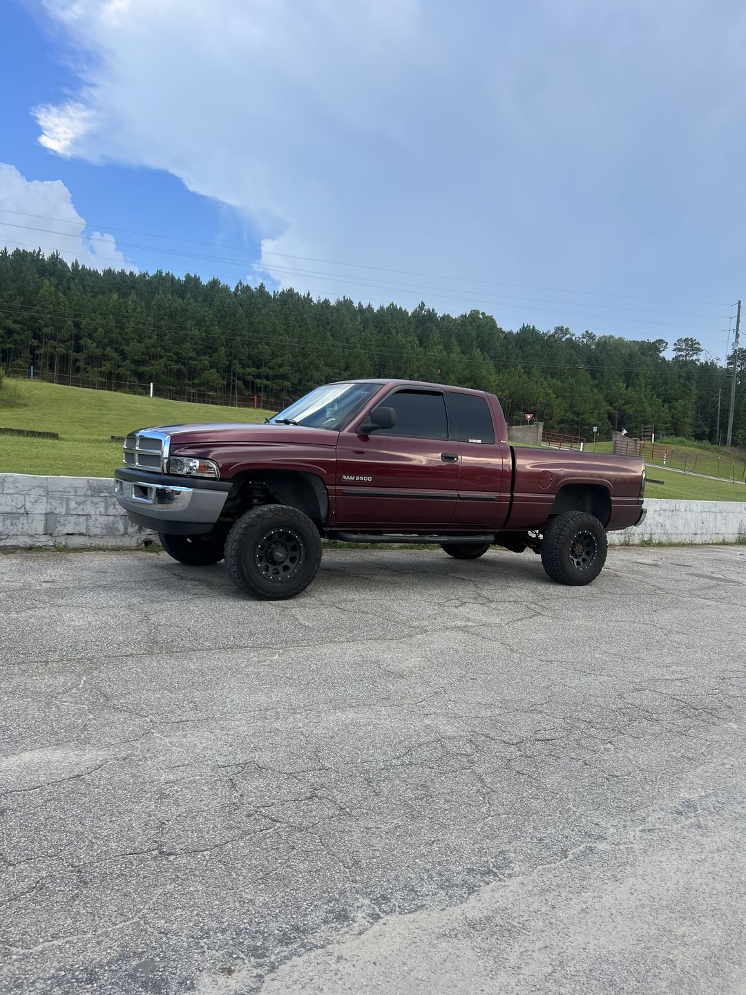 Customer photo review of 1994-2013 Dodge Ram 2500 / 3500 4x4 Leveling kit with shock tower