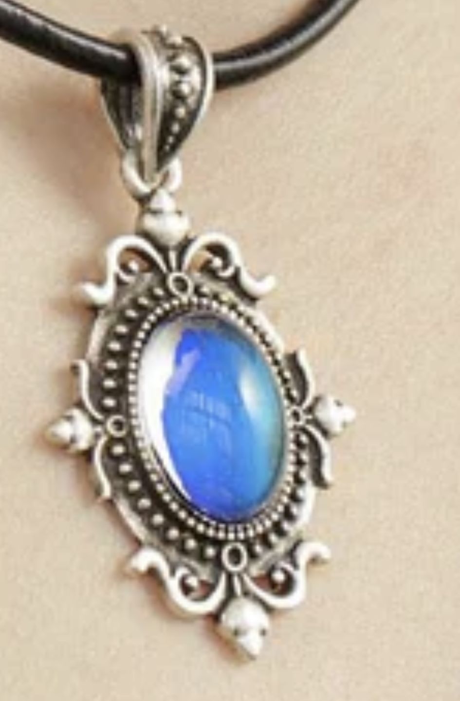 Customer photo review of Aura Mood Changing Necklace