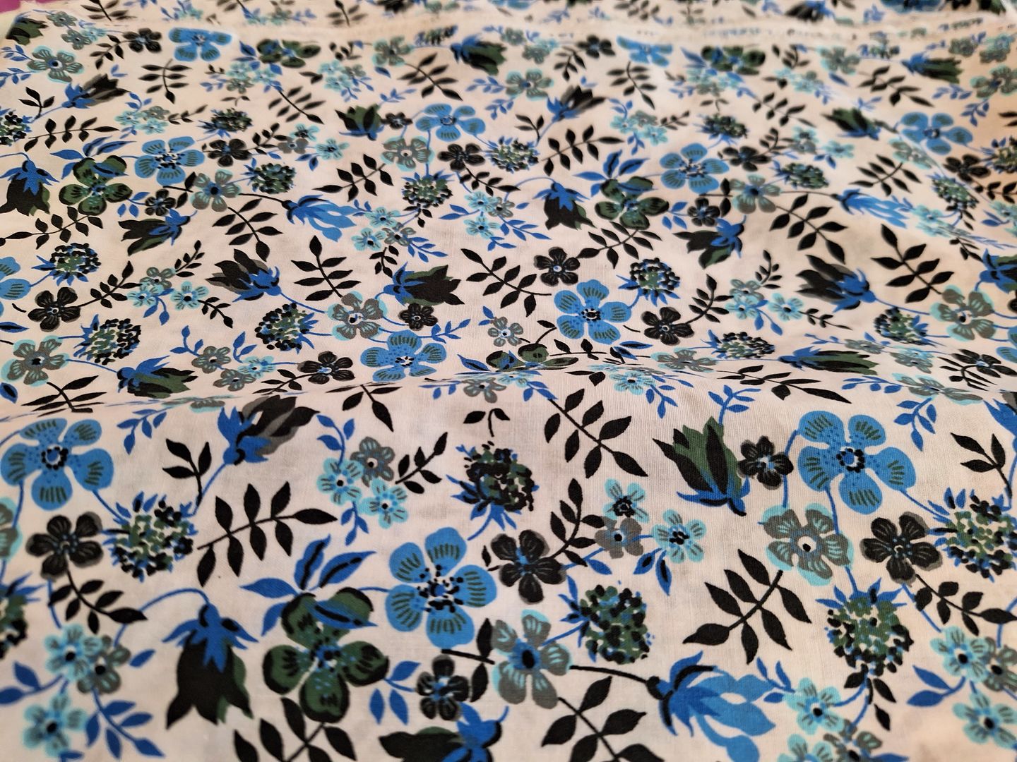 Customer photo review of Delicate Flowers and Leaves Cotton Poplin Fabric
