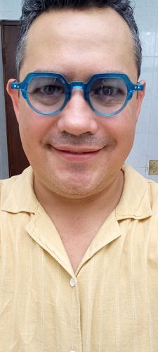 Customer photo review of Levi | Geometric/Blue/PC