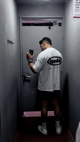 Customer photo review of STAPLE - White Oversized Tee