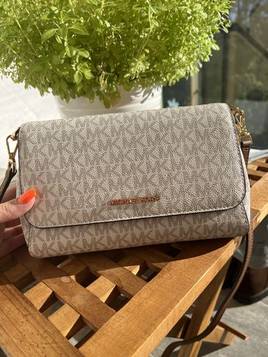 Customer photo review of Medium Logo Convertible Crossbody Bag (VANILLA)