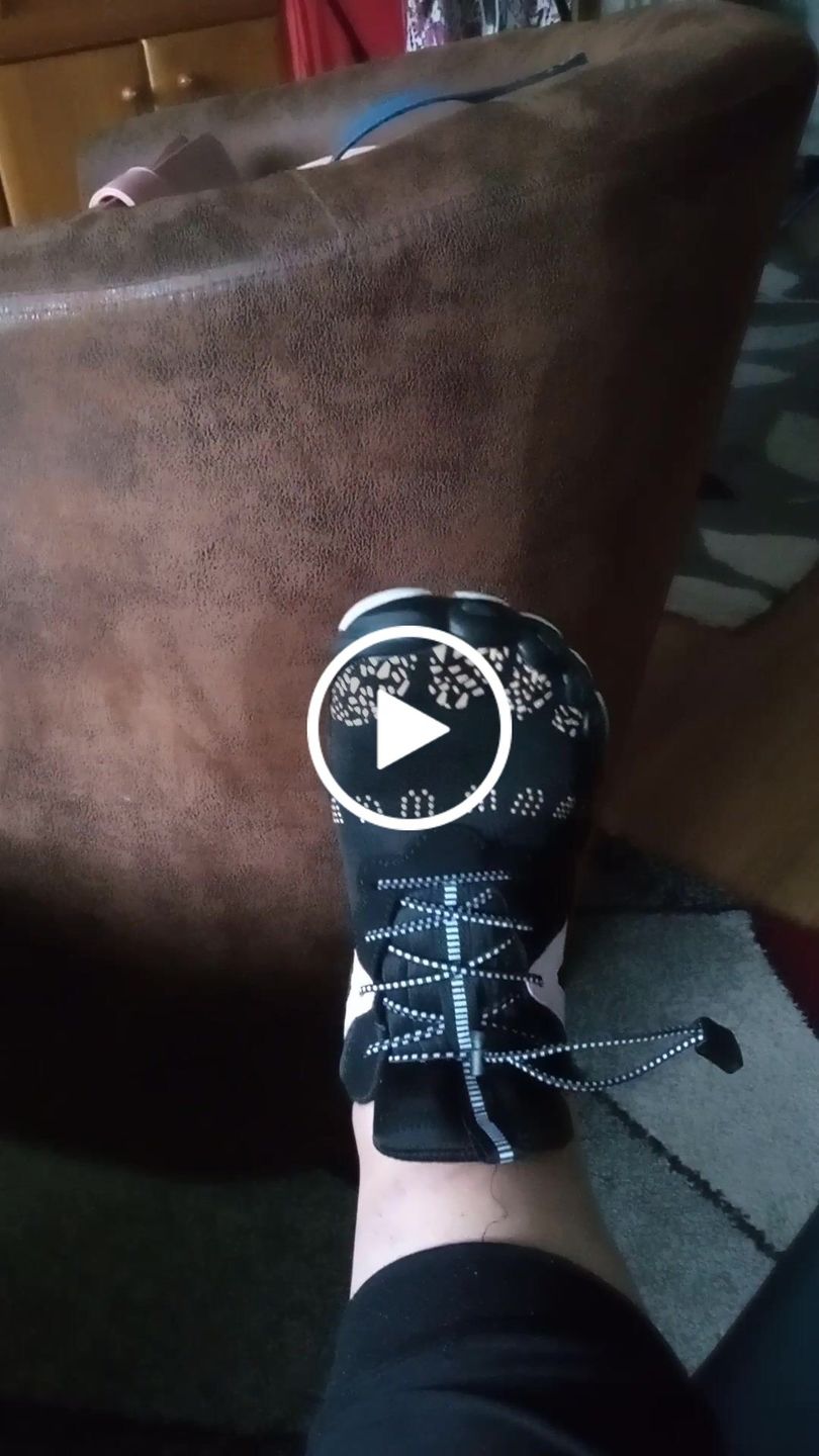 Customer video review of Sport Max - gesunde & bequeme Barfußschuhe
