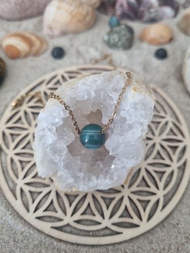 Customer photo review of Collier à perle d'agate verte en acier inoxydable