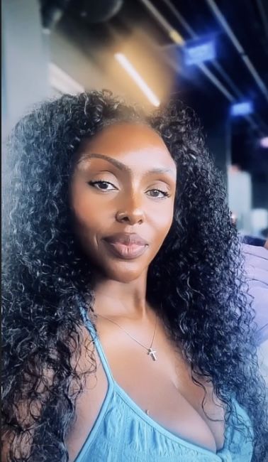 Customer photo review of Brazilian Curly Bundle