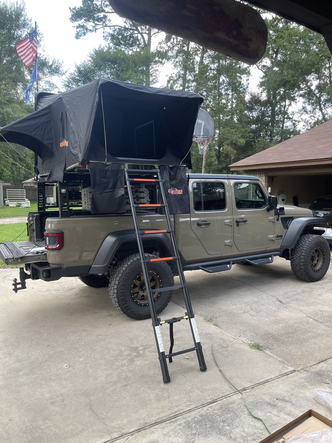 Customer photo review of Hard Shell Roof Top Tent Awning