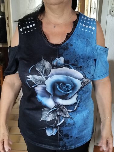 Customer photo review of Koszulka z nadrukiem róży